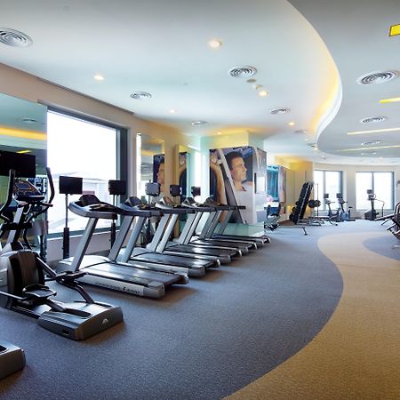 Grande Centre Point Hotel Ratchadamri Μπανγκόκ Εξωτερικό φωτογραφία The gym at the hotel