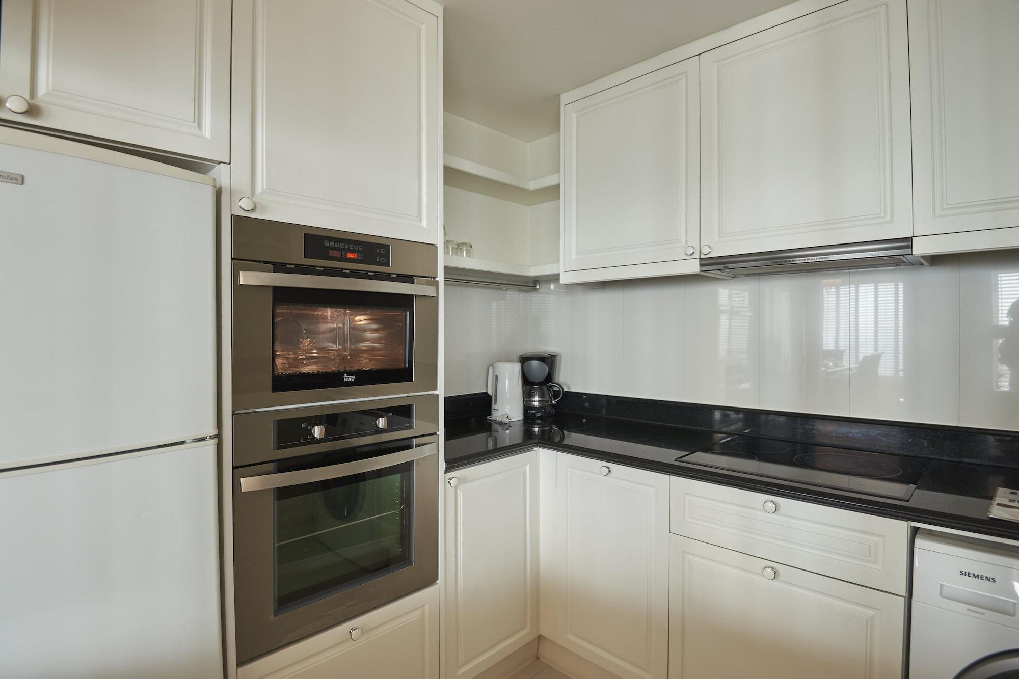 Grande Centre Point Hotel Ratchadamri Μπανγκόκ Εξωτερικό φωτογραφία A modern kitchen