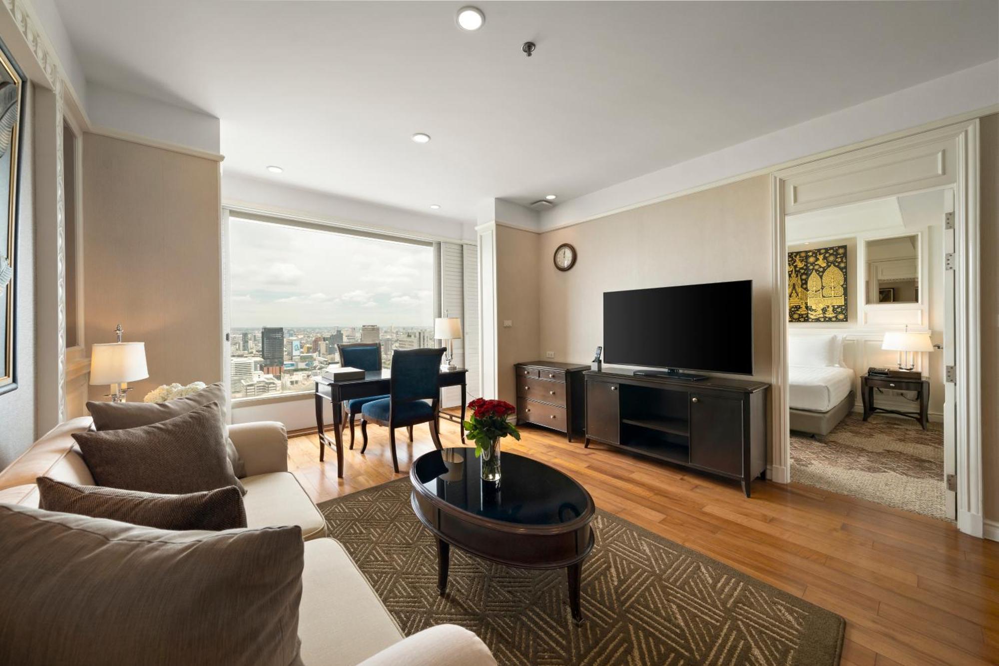 Grande Centre Point Hotel Ratchadamri Μπανγκόκ Εξωτερικό φωτογραφία A living room in a typical apartment